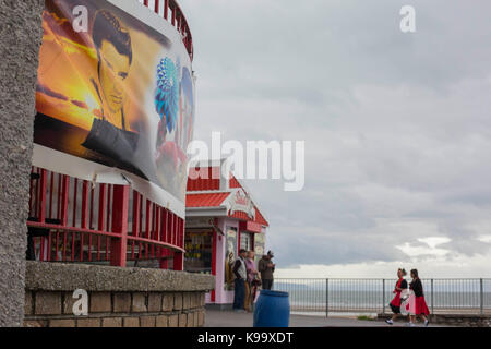 Porthcawl, Pays de Galles, Royaume-Uni. 22 sep, 2017. Vue générale du front de mer de Porthcawl le premier jour du elvies, le festival elvis porthcawl annuel. crédit : mark hawkins/Alamy live news Banque D'Images