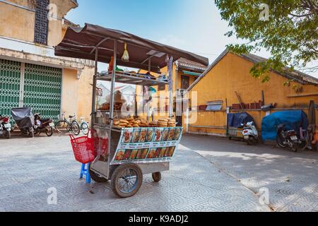 Hoi An, Vietnam - 15 mars 2017 : vendeur de rue typique à Hoi An, Vietnam Banque D'Images