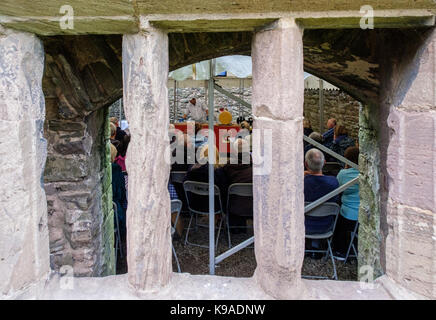 Les participants à une conférence sur le fromage à la Ludlow Food Festival 2017, Ludlow Castle, Ludlow, Shropshire, Angleterre Banque D'Images