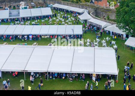 Les visiteurs du Festival, de l'Alimentation 2017 Ludlow Ludlow, Shropshire, Angleterre Banque D'Images