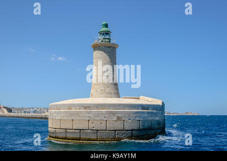 Le phare de St Elmo's fort. Banque D'Images