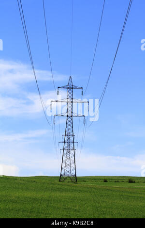 Les lignes de transport d'énergie électrique Banque D'Images