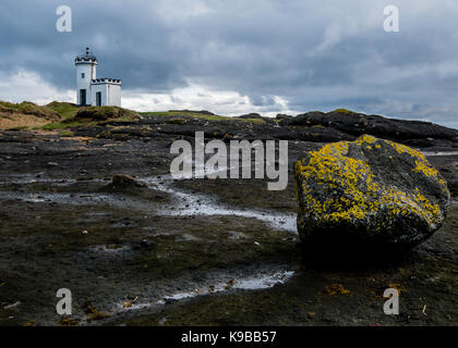 Elie Leuchtturm Fife Ecosse un contraste élevé moody sky Banque D'Images