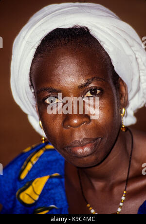 Korhogo, Côte d'Ivoire, Côte d'Ivoire. Une femme sénoufo. Banque D'Images