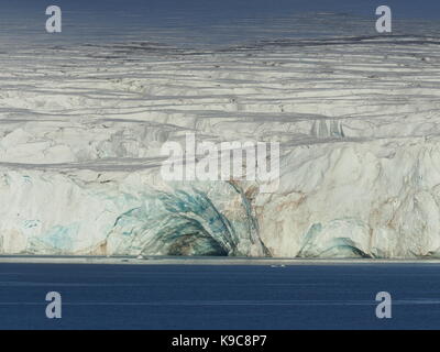 Dans la bouche des glaciers Svalbard Banque D'Images
