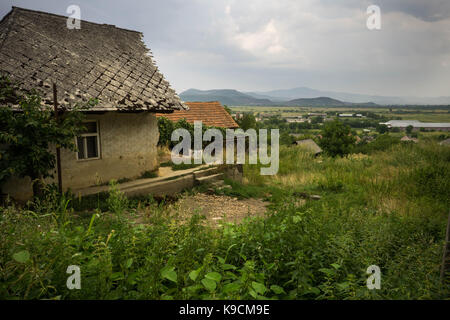 Les photos ont pris un voyage sur les montagnes des Carpates autour d'Ivan pop. Banque D'Images