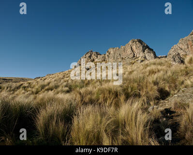 Villa de Merlo, San Luis, Argentine - 2017: Vue sur 'El Filo', le sommet d'une montagne voisine. Banque D'Images