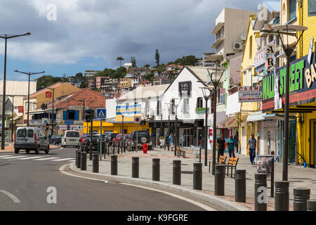 Fort-de-France, Martinique. Rue Ernest Desproges, scène de rue avec les boutiques et magasins. Banque D'Images