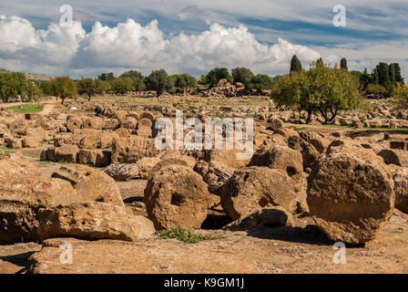 Ruines dans la vallée des temples d'Agrigente Banque D'Images