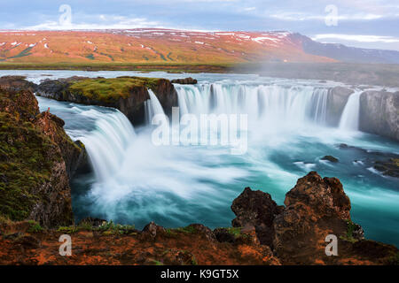 Cascade sur la rivière skjalfandafljot godafoss Banque D'Images