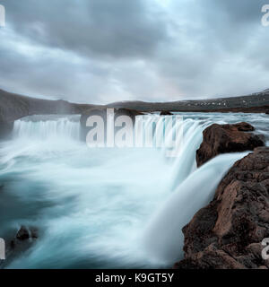 Cascade sur la rivière skjalfandafljot godafoss Banque D'Images