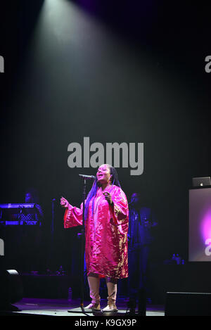 Singer lalah hathaway performing live in concert lors de mary j. blige's 'force d'une femme tour' au Fillmore Miami Beach au Jackie Gleason theaterin Miami Beach, en Floride. Comprend : lalah hathaway où : Miami Beach, Florida, United States Quand : 22 août 2017 Credit : johnny louis/wenn.com Banque D'Images