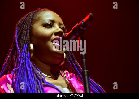 Singer lalah hathaway performing live in concert lors de mary j. blige's 'force d'une femme tour' au Fillmore Miami Beach au Jackie Gleason theaterin Miami Beach, en Floride. Comprend : lalah hathaway où : Miami Beach, Florida, United States Quand : 22 août 2017 Credit : johnny louis/wenn.com Banque D'Images