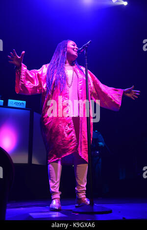 Singer lalah hathaway performing live in concert lors de mary j. blige's 'force d'une femme tour' au Fillmore Miami Beach au Jackie Gleason theaterin Miami Beach, en Floride. Comprend : lalah hathaway où : Miami Beach, Florida, United States Quand : 22 août 2017 Credit : johnny louis/wenn.com Banque D'Images