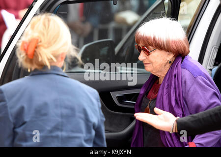 Agnes Varda arrive au 65e Festival du film de San Sebastian le 22 septembre 2017 à San Sebastian, Espagne. Banque D'Images