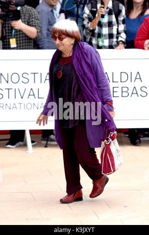 Agnes Varda arrive au 65e Festival du film de San Sebastian le 22 septembre 2017 à San Sebastian, Espagne. Banque D'Images