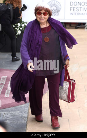 Agnes Varda arrive au 65e Festival du film de San Sebastian le 22 septembre 2017 à San Sebastian, Espagne. Banque D'Images