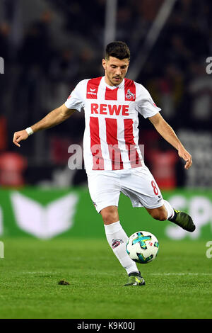 Cologne, Allemagne. 20 sep, 2017. Cologne, Milos jojic passe le ballon au cours de la Bundesliga match de foot entre 1. fc cologne et eintracht frankfurt dans le stade rheinenergiestadion à Cologne, Allemagne, 20 septembre 2017. crédit : Federico gambarini/dpa/Alamy live news Banque D'Images