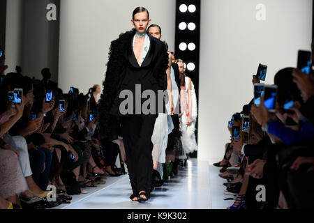 Milan, Italie. 29Th sep 2017. Milan Fashion week printemps été 2018. milan fashion femme, printemps été 2018.ermanno scervino fashion show : crédit photo agency indépendante/Alamy live news Banque D'Images