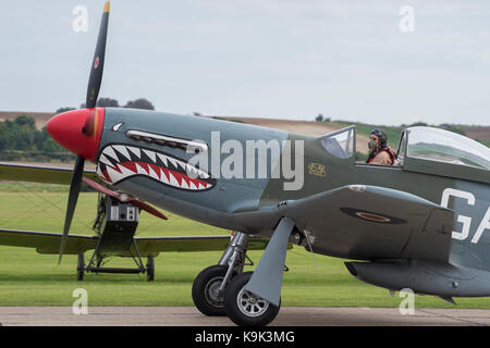 Duxford, UK. Sep 23, 2017. P50 Mustang taxi à la piste - La bataille d'Angleterre de Duxford Air Show qui aura lieu au cours (IWM) Imperial War Museum Duxford's année du centenaire. Principe du Duxford rôle de station de combat de la Seconde Guerre mondiale est célébrée à la bataille d'Angleterre Air Show par plus de 40 avions historiques de prendre son envol. Crédit : Guy Bell/Alamy Live News Banque D'Images