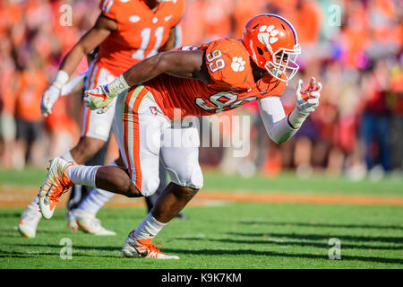 Clemson défensive fin Clelin Ferrell (99) au cours de la NCAA college football match entre Boston College et Clemson le samedi 23 septembre 2017 au Memorial Stadium à Clemson, SC. Jacob Kupferman/CSM Banque D'Images