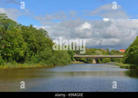 Pont sur la rivière (auru) situé à Turku, Finlande Banque D'Images