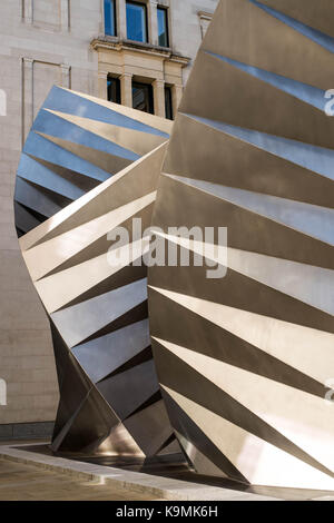 Thomas heatherwick angel wings sculpture dans bishops court square paternoster city de Londres, Royaume-Uni Banque D'Images