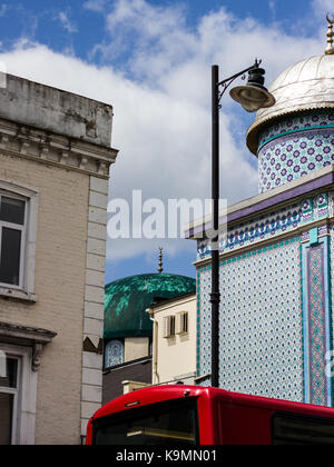 Mosquée sulemaniye scintille sur Kingsland Road, Dalston, East London Banque D'Images