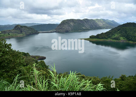 Barrage et réservoir idukki,kerala,inde.ce grand projet hydroélectrique est l'un des plus grands de l'inde. Banque D'Images