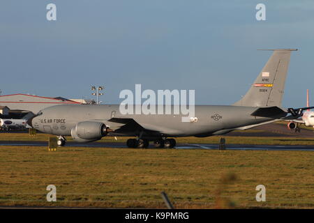 61-0324, un Boeing KC-135R Stratotanker exploité par la United States Air Force, à l'Aéroport International de Prestwick en Ayrshire. Banque D'Images