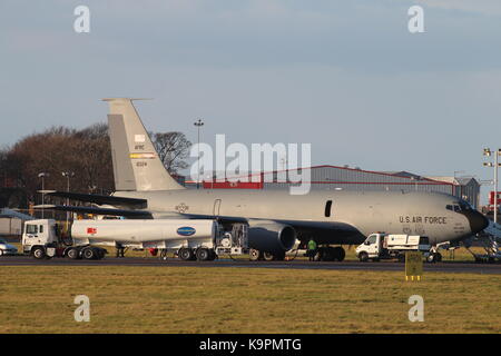 61-0324, un Boeing KC-135R Stratotanker exploité par la United States Air Force, à l'Aéroport International de Prestwick en Ayrshire. Banque D'Images