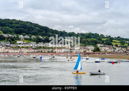 Bateaux sur l'estuaire, embouchure de la rivière Teign, Teignmouth, Devon, England, UK Banque D'Images