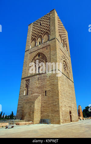 La surcote de la tour Hassan à Rabat au Maroc est un minaret de la mosquée inachevée commencé par le sultan yaqub al-Mansur au 12ème siècle mais jamais fini Banque D'Images