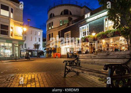 Soir sur voies de Brighton, East Sussex. Banque D'Images