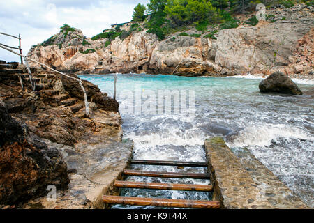 Cala Deia, petite crique près de deia ville du nord de Majorque, Espagne Banque D'Images