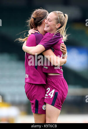 Manchester City's Jill Scott (à gauche) célèbre marquant ainsi son troisième but de côtés avec keira Walsh au cours de la fa women's super ligue à huish park, yeovil. Banque D'Images