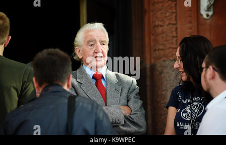 Brighton, UK. 24 sep, 2017. Dennis skinner mp pour l'extérieur de bolsover Hilton Metropole Hotel à Brighton ce matin à la conférence du parti travailliste commence au centre de Brighton crédit : Simon dack/Alamy live news Banque D'Images