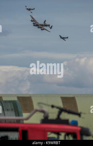 Duxford, UK. 23 Septembre, 2017. La bataille d'Angleterre de Duxford Air Show qui aura lieu au cours (IWM) Imperial War Museum Duxford's année du centenaire. Principe du Duxford rôle de station de combat de la Seconde Guerre mondiale est célébrée à la bataille d'Angleterre Air Show par plus de 40 avions historiques de prendre son envol. Crédit : Guy Bell/Alamy Live News Banque D'Images