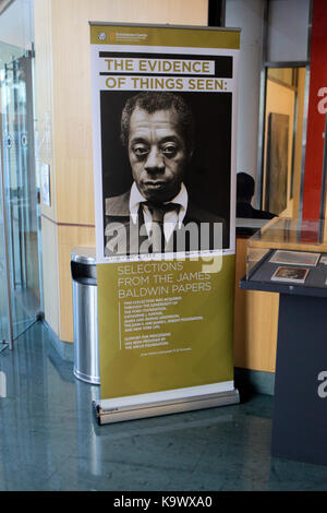 23 septembre-New York, NY- Atmosphère pendant le ' Et puis vous avez lu Baldwin' une journée de lecture de l'auteur/Critique social, le regretté James Baldwin a tenu le 23 septembre au Schomburg Center for Research in Black Culture, une partie de la bibliothèque publique de New York, 2017 dans la section Harlem de New York. Photo de mpi43/MediaPunchInc Banque D'Images