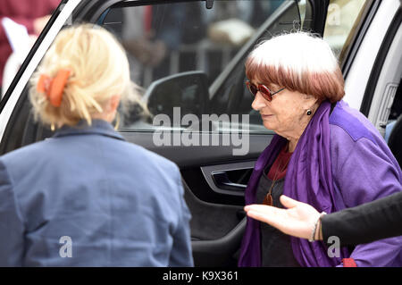 San Sebastian, Espagne. 22 sep, 2017. agnes varda est vu arriver au 65e festival du film de San Sebastian, le 22 septembre 2017 à San Sebastian, Espagne. Utilisation dans le monde entier | credit : dpa/Alamy live news Banque D'Images