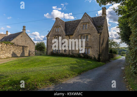 Maison en pierre de Cotswold à Great Barrington, Gloucestershire Banque D'Images