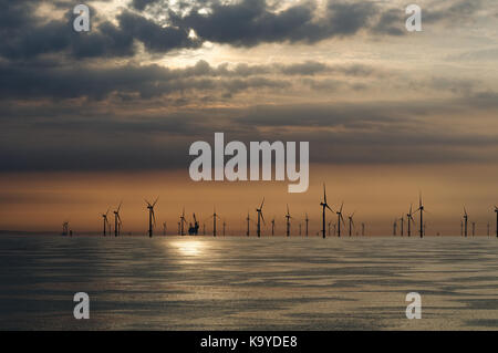 Éoliennes au parc éolien offshore de rampion, près de Brighton, Angleterre. Banque D'Images