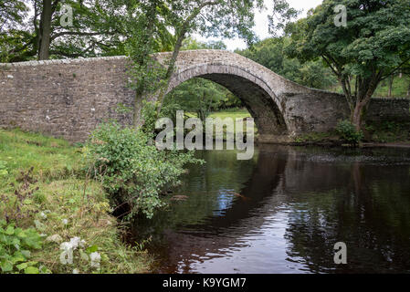 Ivelet bridge près de gunnerside dans swaledale, Yorkshire Dales, Angleterre Banque D'Images