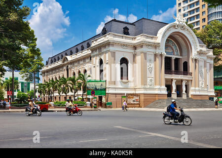 Ho Chi Minh, Vietnam - le 28 avril 2014 : l'Opéra de Saigon historique (théâtre municipal) sur Dong Khoi Street à Ho chi minh ville Ho chi minh ville. je Banque D'Images