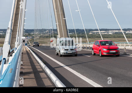 Le trafic au pont de Normandie, pont sur seine près du havre et Honfleur Banque D'Images