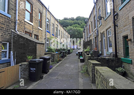 Maison traditionnelle dans la rue arrière, Hebden Bridge, West Yorkshire Banque D'Images