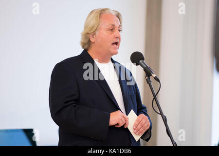 Fashion designer David Emanuel. Banque D'Images