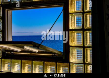 Fenêtre incroyable vue sur l'océan Banque D'Images