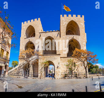 Ancienne porte de la ville, Torres de Serranos à Valence, Espagne Banque D'Images