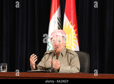 Erbil, Irak. 24 sep, 2017. l'président régional kurde Massoud Barzani assiste à une conférence de presse à Erbil, Irak, sur sept. 24, 2017. l'président régional kurde Massoud Barzani le dimanche a confirmé la tenue du référendum sur l'indépendance de la région semi-autonome kurde comme prévu sur sept. 25. Le premier ministre irakien haider al-abadi le dimanche a réitéré son rejet du référendum. crédit : khalil dawood/Xinhua/Alamy live news Banque D'Images